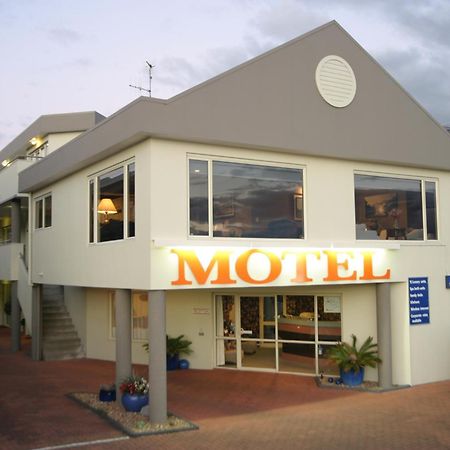 Baycourt Lakefront Motel Taupo Exterior foto