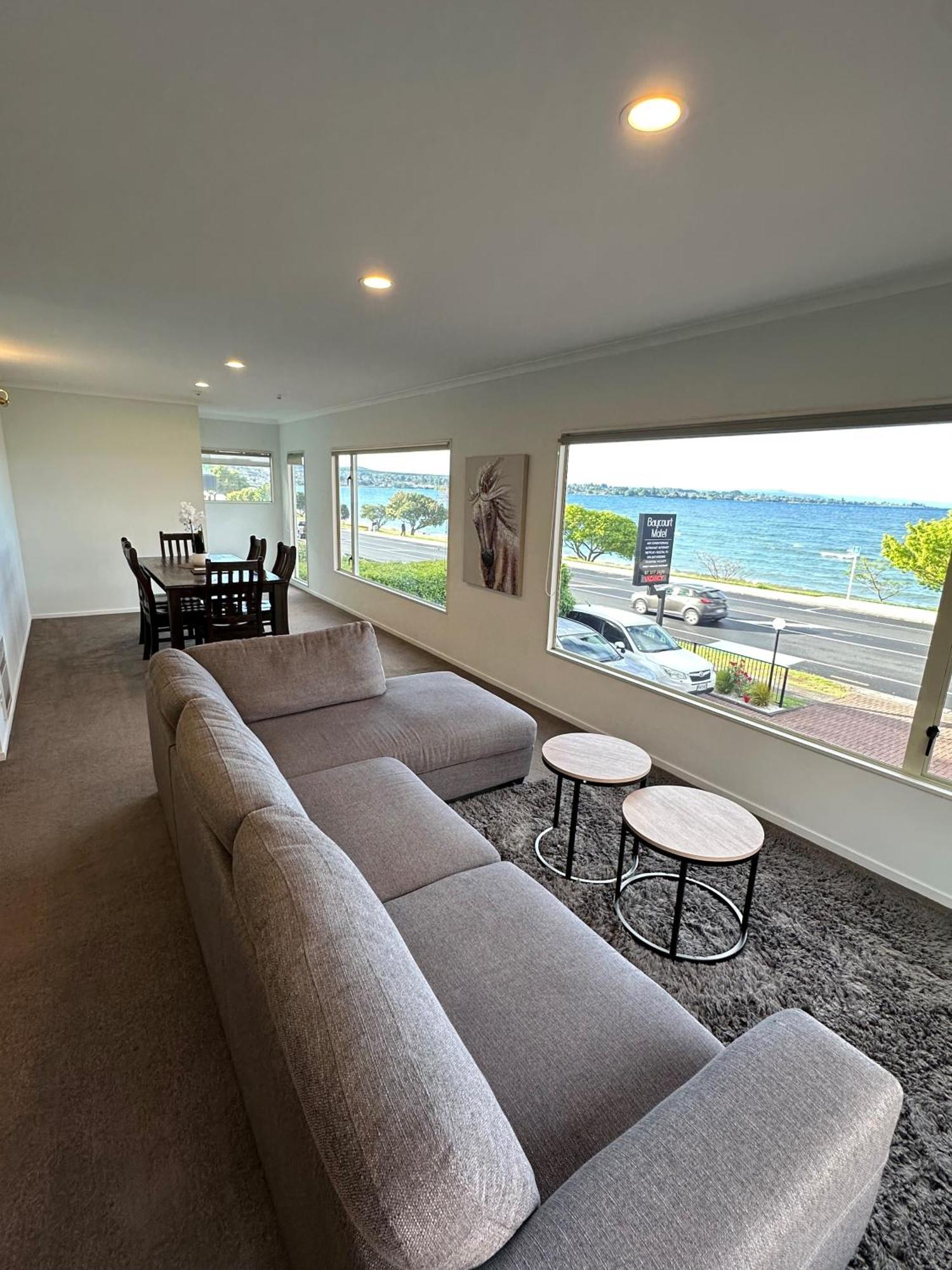 Baycourt Lakefront Motel Taupo Exterior foto