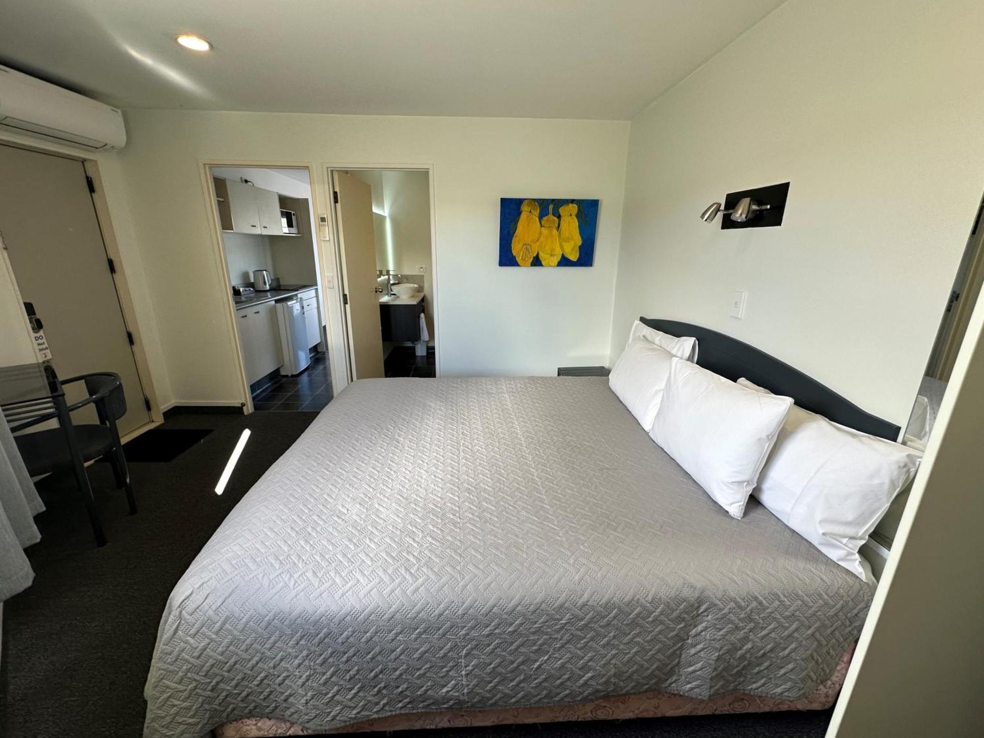 Baycourt Lakefront Motel Taupo Exterior foto