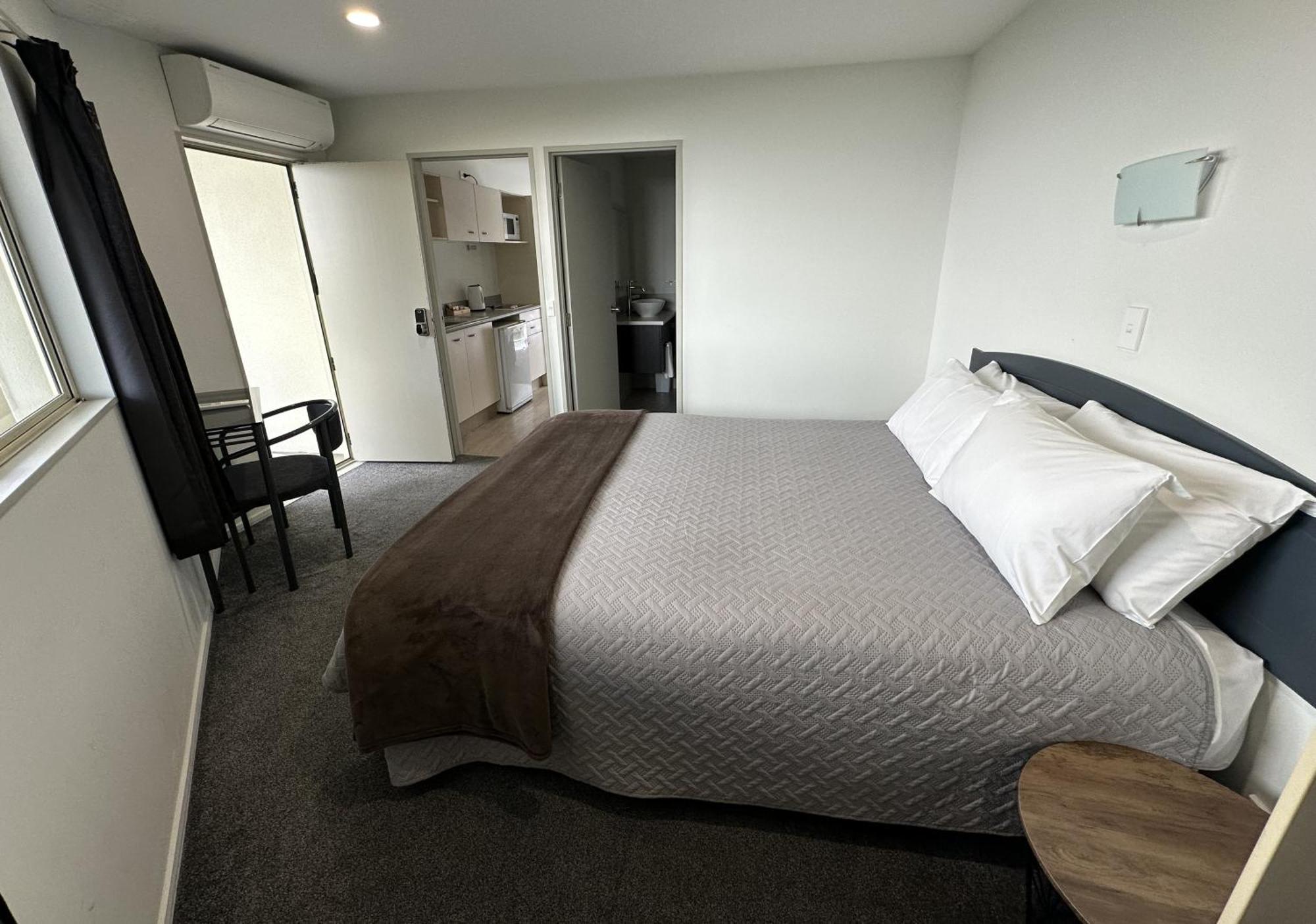 Baycourt Lakefront Motel Taupo Exterior foto