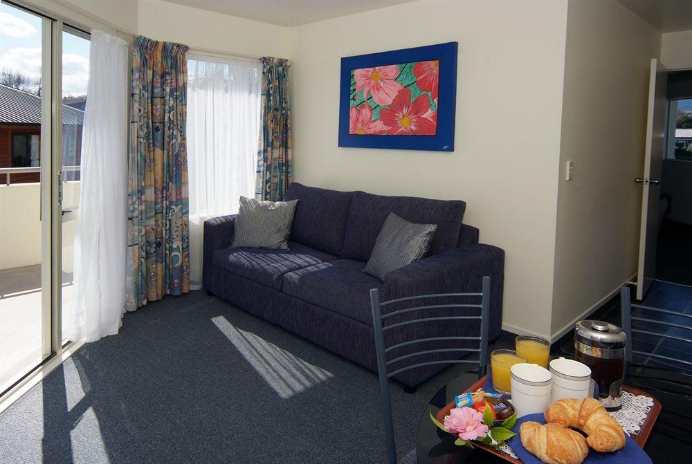 Baycourt Lakefront Motel Taupo Exterior foto
