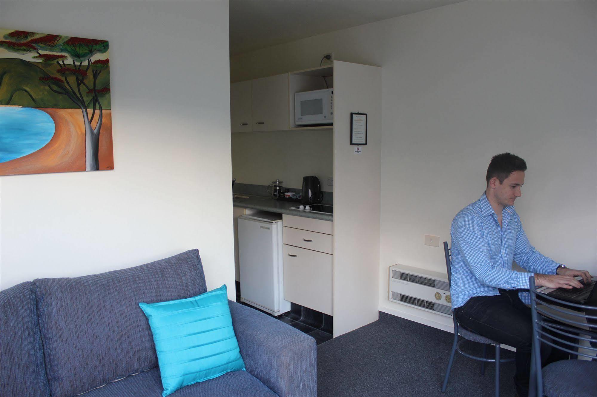 Baycourt Lakefront Motel Taupo Exterior foto
