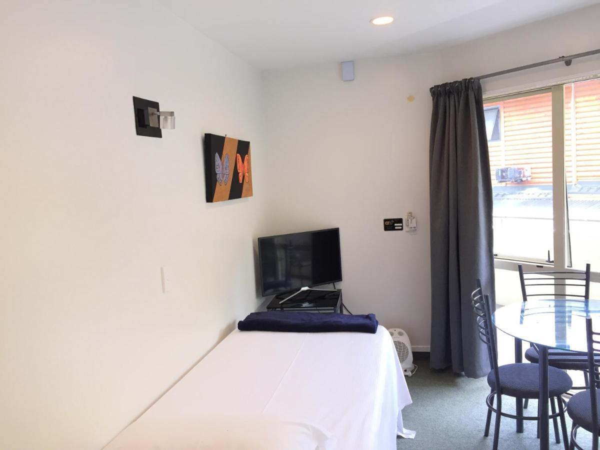 Baycourt Lakefront Motel Taupo Exterior foto